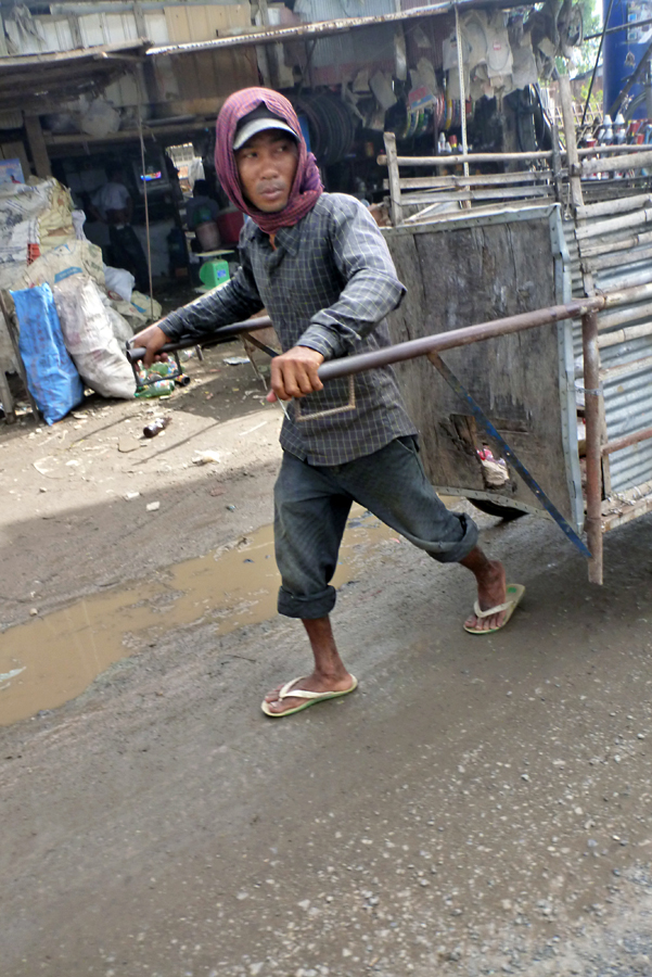 Cambodia - Phnom Penh 07-09-2011 --140