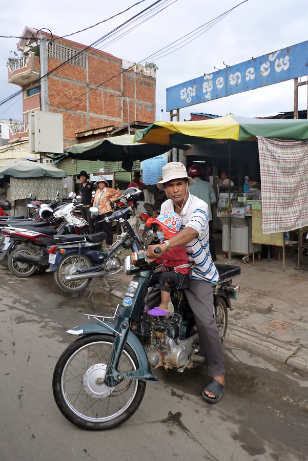 Cambodia - Phnom Penh 07-09-2011 --28