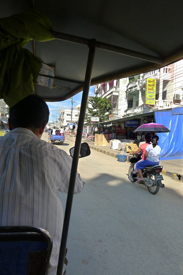 Myanmar - Tachileik 12-09-2011 #17