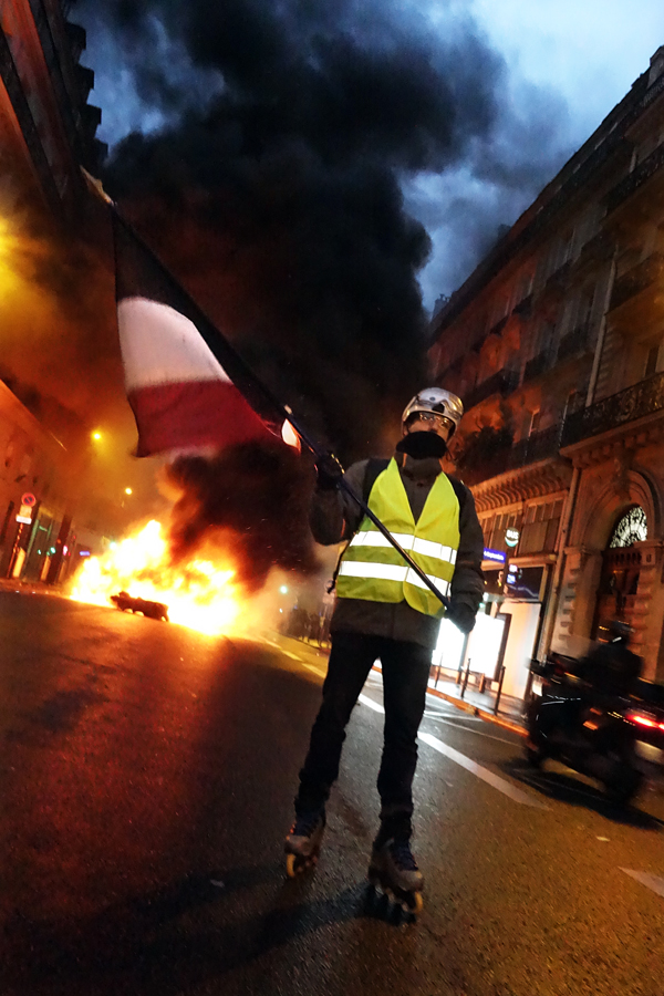 Paris - Gilets Jaunes - Rue du 4 septembre 08-12-2018 #-12 (travaillée)