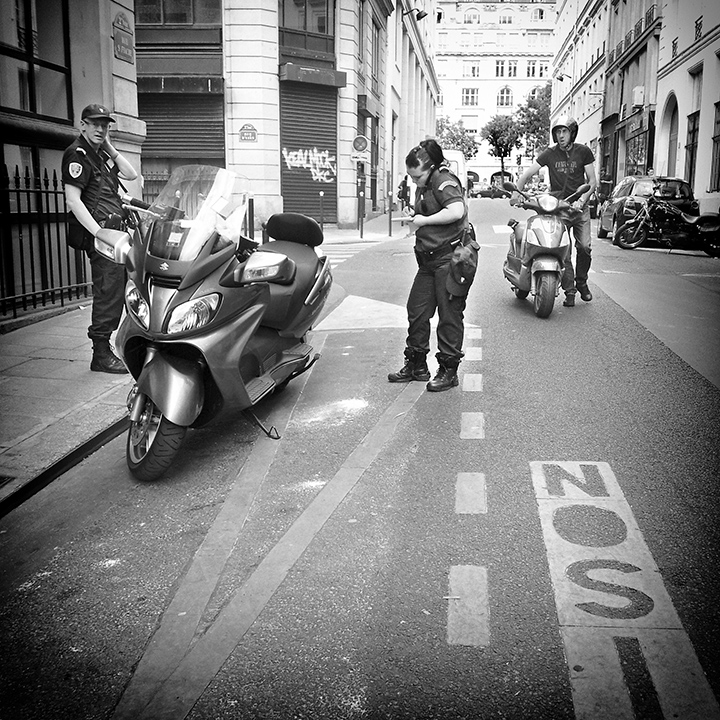 Paris - Rue Saint-Fiacre 25-07-2013 #01