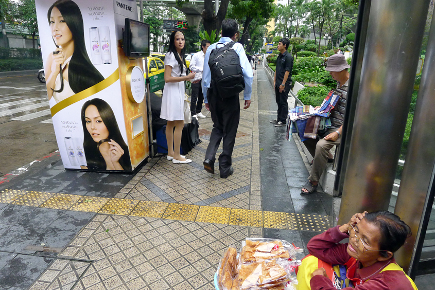 Bangkok - Th Silom 21-09-2011 #02