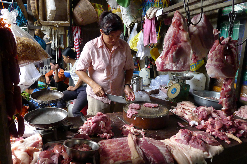 Cambodia - Phnom Penh - Russian Market 07-09-2011 #63