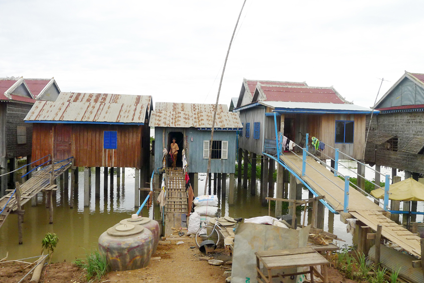 Cambodia - Road between Phnom Penh and Siem Reap 08-09-2011 #14