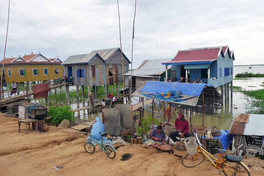 Cambodia - Road between Phnom Penh and Siem Reap 08-09-2011 #19