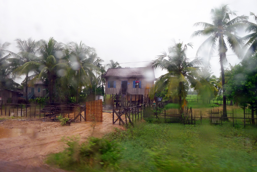 Cambodia - Road between Phnom Penh and Siem Reap 08-09-2011 #40