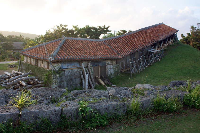 Japan - Okinawa - Yomitan pottery village 08-10-2013 #02 (travaillée)