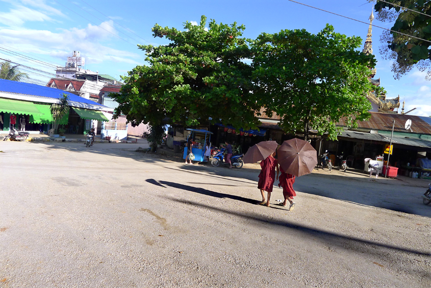 Myanmar - Tachileik 12-09-2011 #48