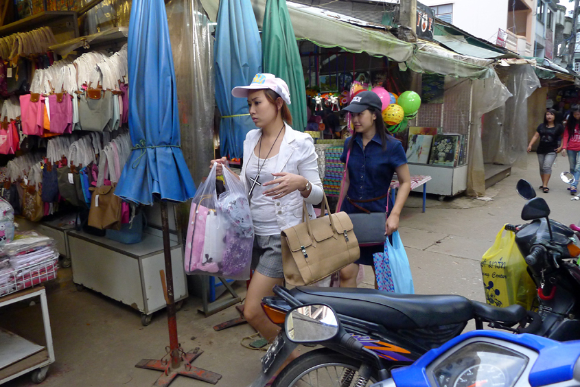 Myanmar - Tachileik Market 12-09-2011 #17