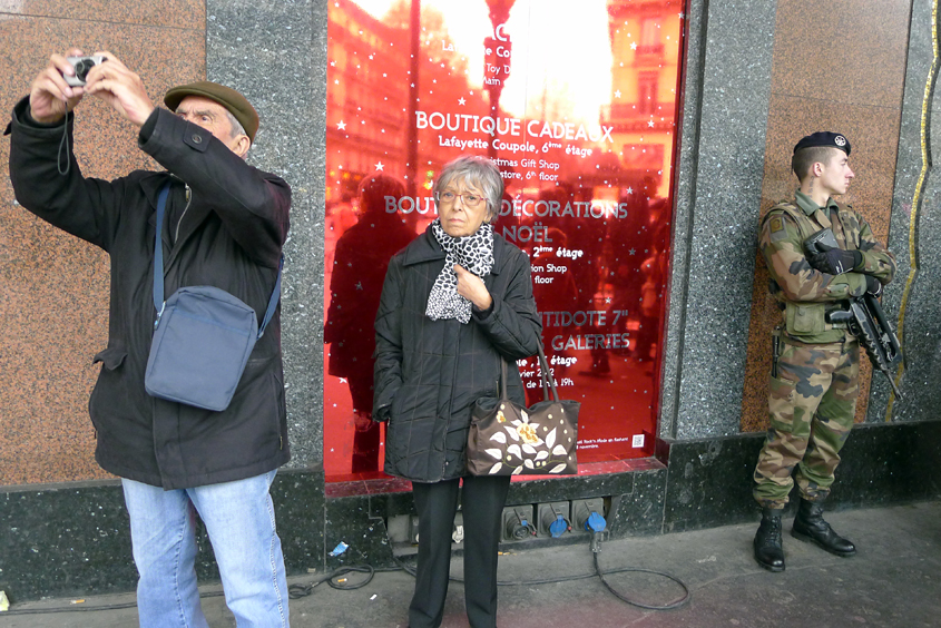 Paris - Boulevard Haussmann 23-12-2011 #04