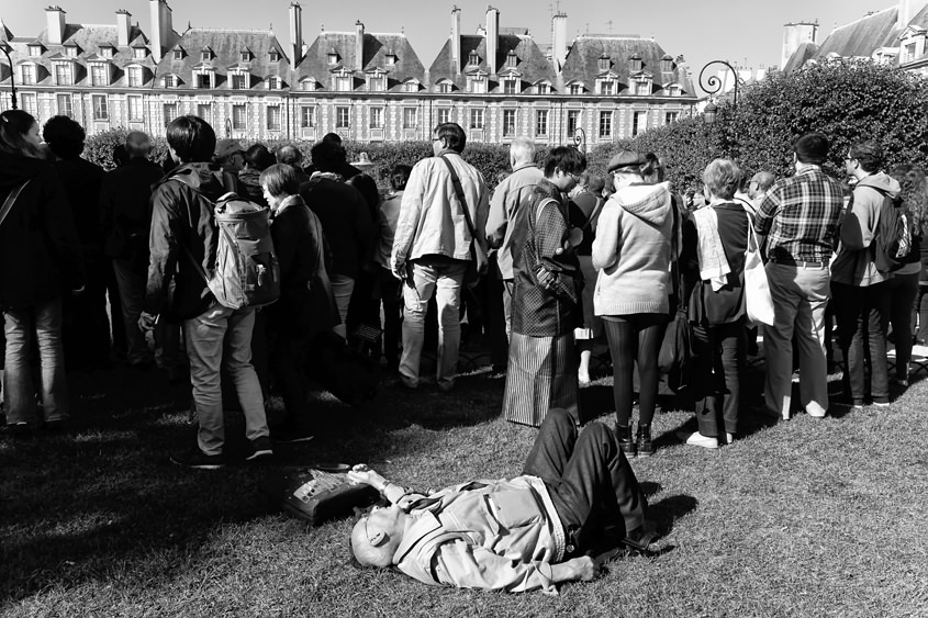 Paris- Place des Vosges - Awaodori 02-10-2015 #-35 (travaillée) N&#38;B