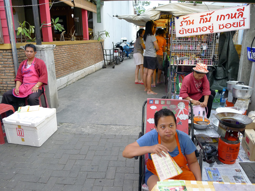 Thailand - Chiang Mai - Sunday Walking Street 11-09-2011 -128