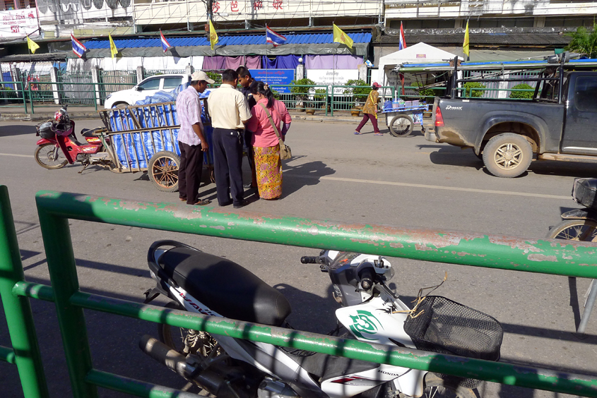 Thailand &#38; Myanmar border  (between Mae Sai &#38; Tachileik) 12-09-2011 #04