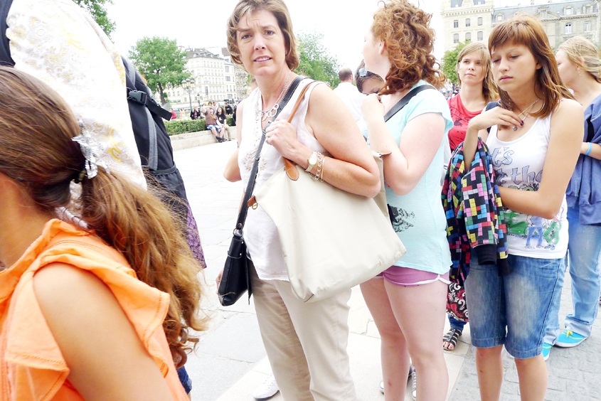 Paris - Place du Parvis Notre-Dame 08-07-2011 #05