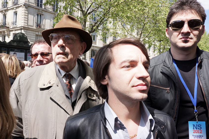 Paris - Place du Trocadero - Rassemblement UMP 01-05-2012 #-277 (travaillée)